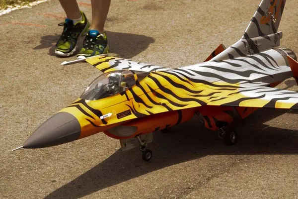 Nice "tiger-meet" color scheme!