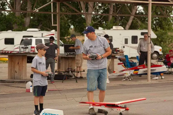 Jeff gets set up with a buddy box for a training flight.