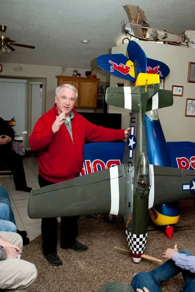 Alan Sanders - giant Top Flite P-51 Mustang.